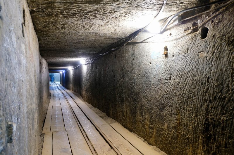 Galerie souterraine d'une ancienne mine — risques miniers et après-mine en France