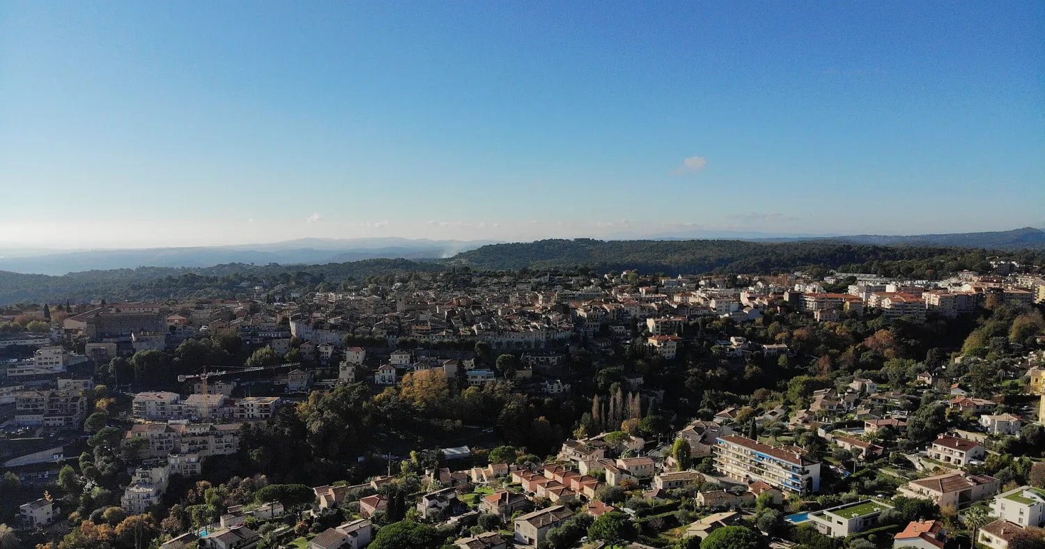Vue de Vence (Alpes-Maritimes) - état des risques et pollutions (ERP)