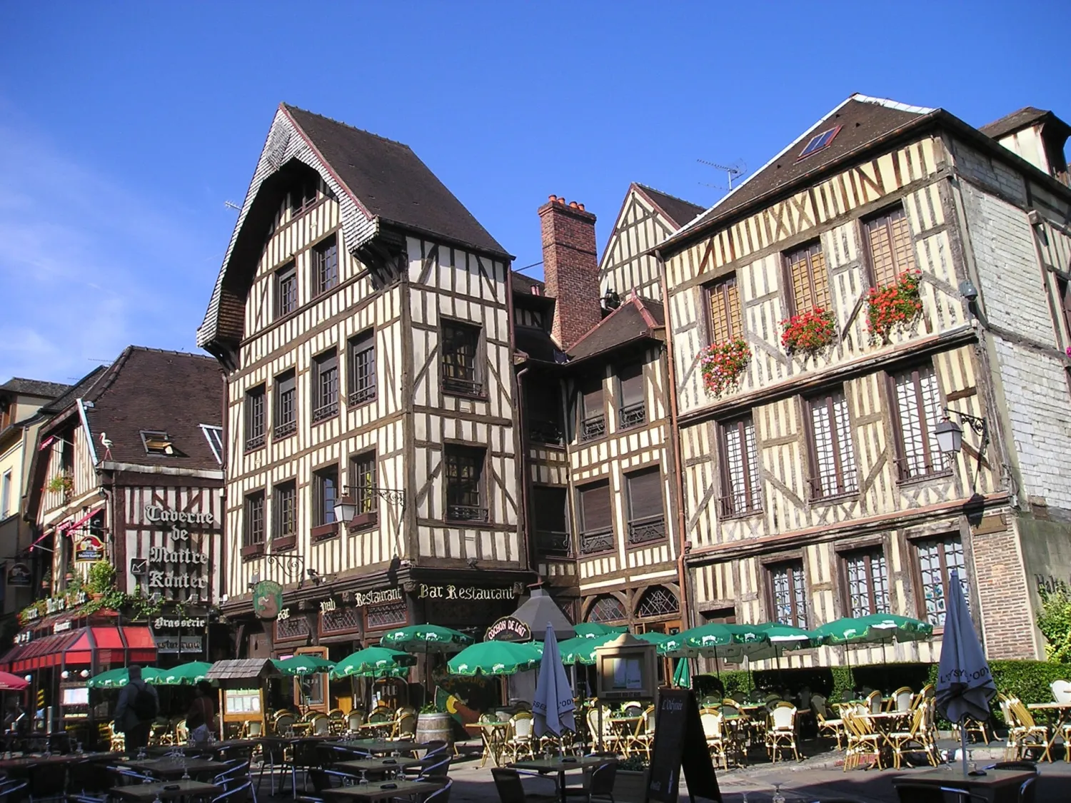 Vue de Troyes (Aube) - état des risques et pollutions (ERP)