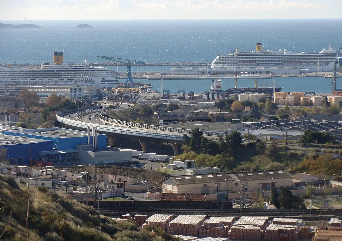 Vue de Marseille 16e Arrondissement (Bouches-du-Rhône) - état des risques et pollutions (ERP)