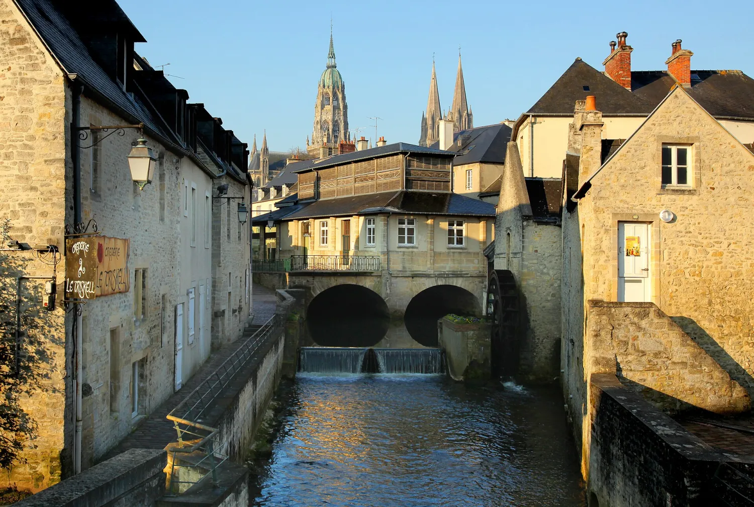 Vue de Bayeux (Calvados) - état des risques et pollutions (ERP)