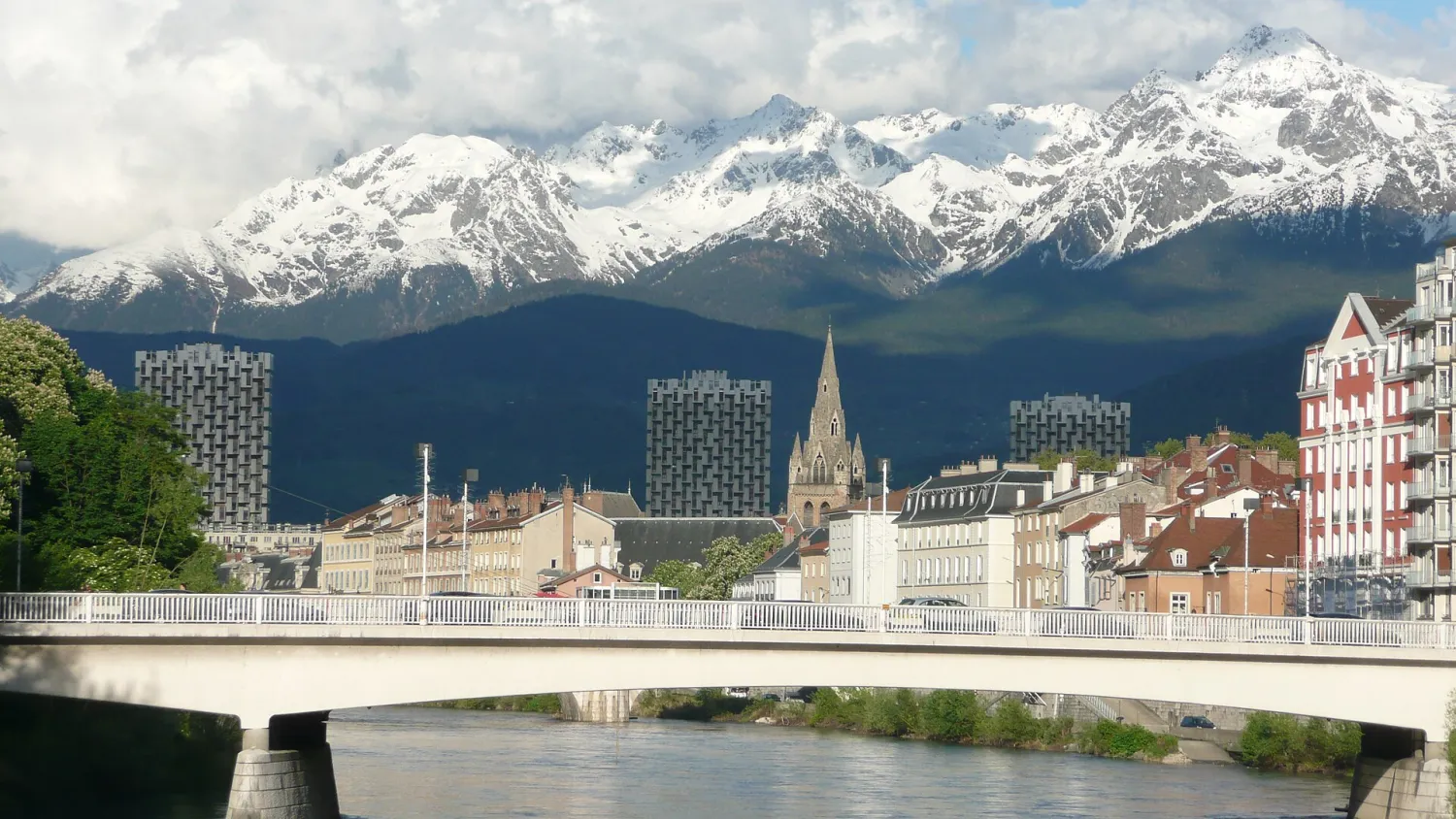 Vue de Grenoble (Isère) - état des risques et pollutions (ERP)