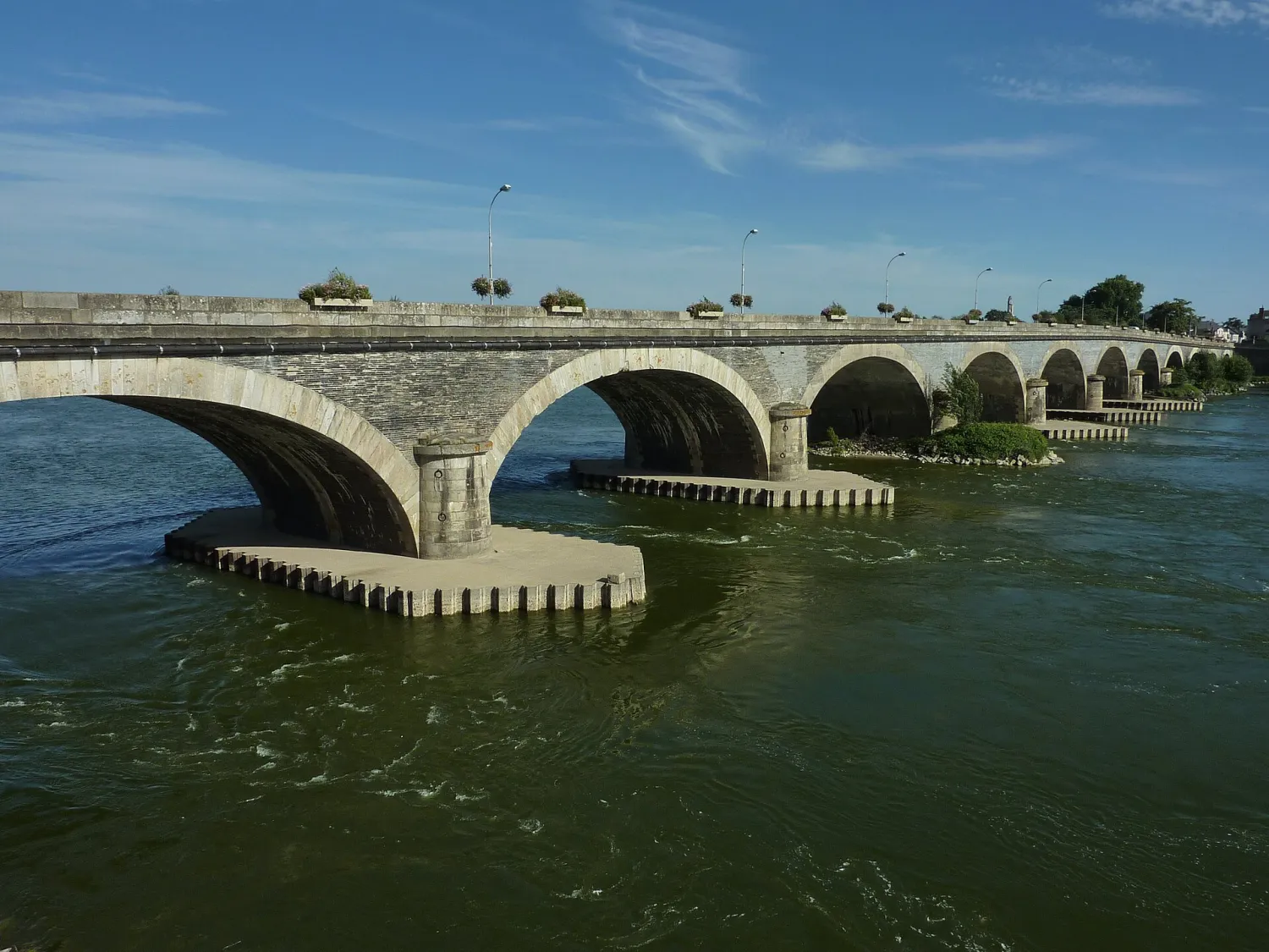 Vue de Les Ponts-de-Cé (Maine-et-Loire) - état des risques et pollutions (ERP)