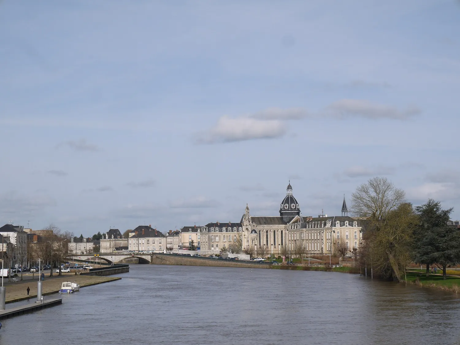 Vue de Château-Gontier-sur-Mayenne (Mayenne) - état des risques et pollutions (ERP)