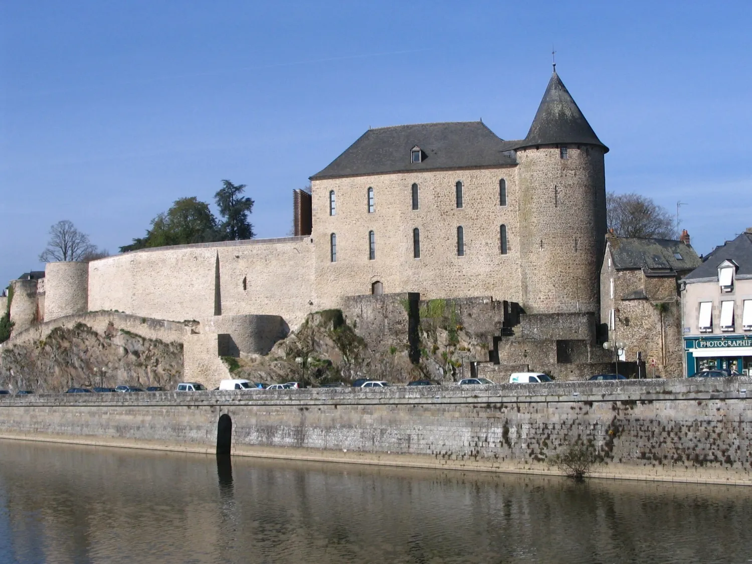 Vue de Mayenne (Mayenne) - état des risques et pollutions (ERP)