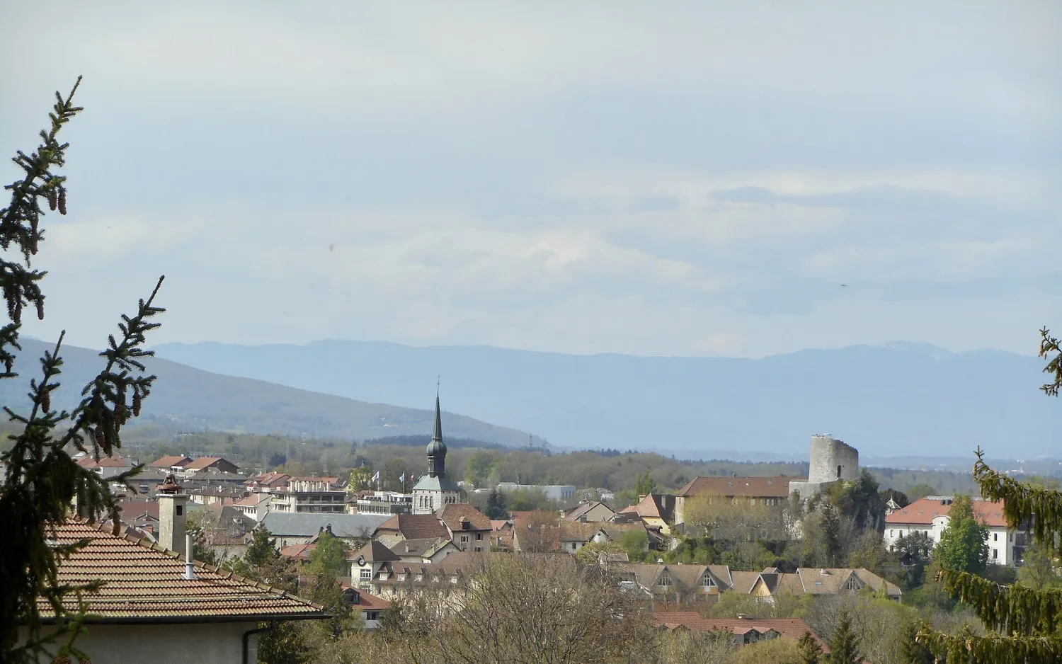 Vue de La Roche-sur-Foron (Haute-Savoie) - état des risques et pollutions (ERP)
