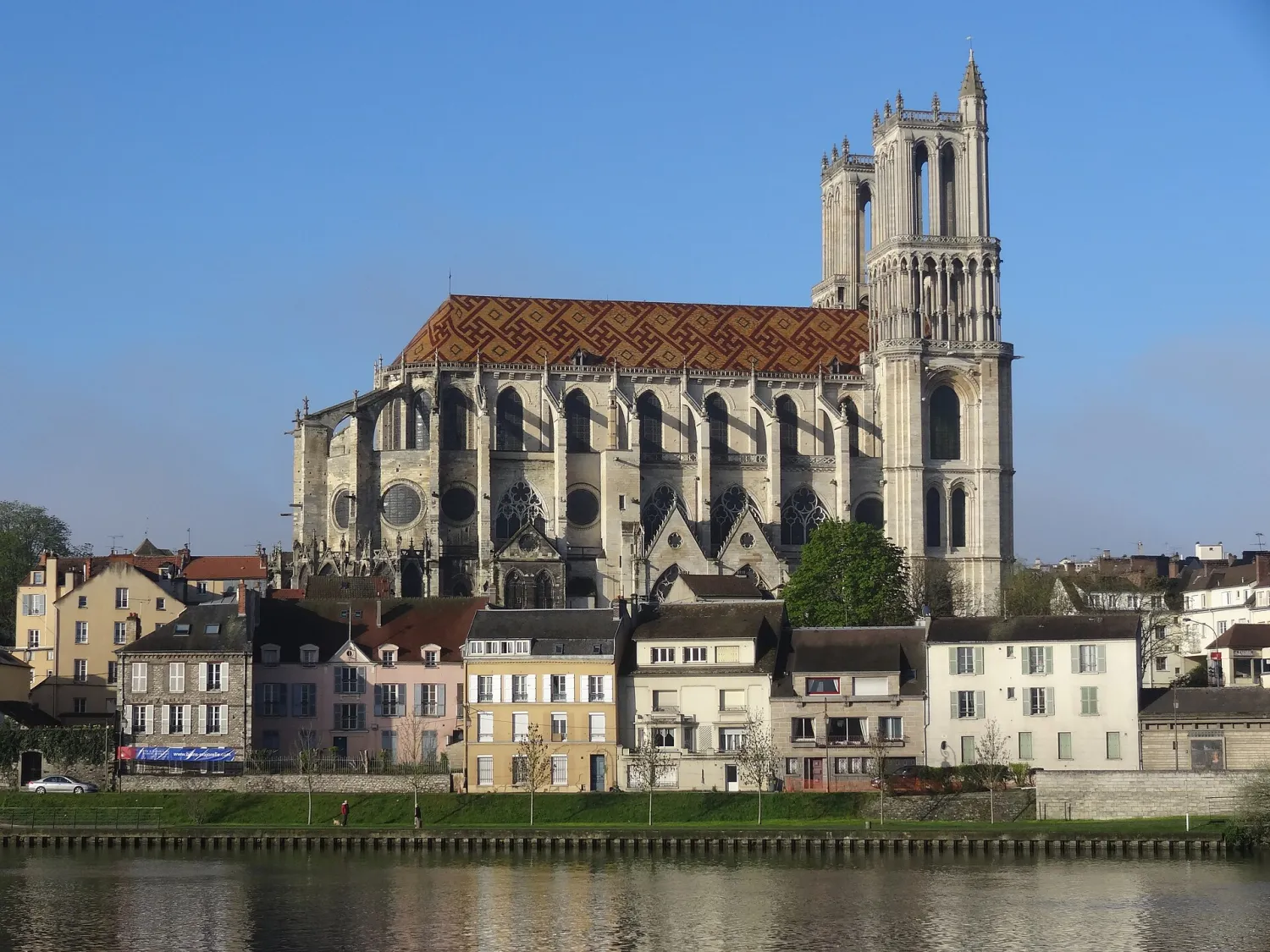 Vue de Mantes-la-Jolie (Yvelines) - état des risques et pollutions (ERP)