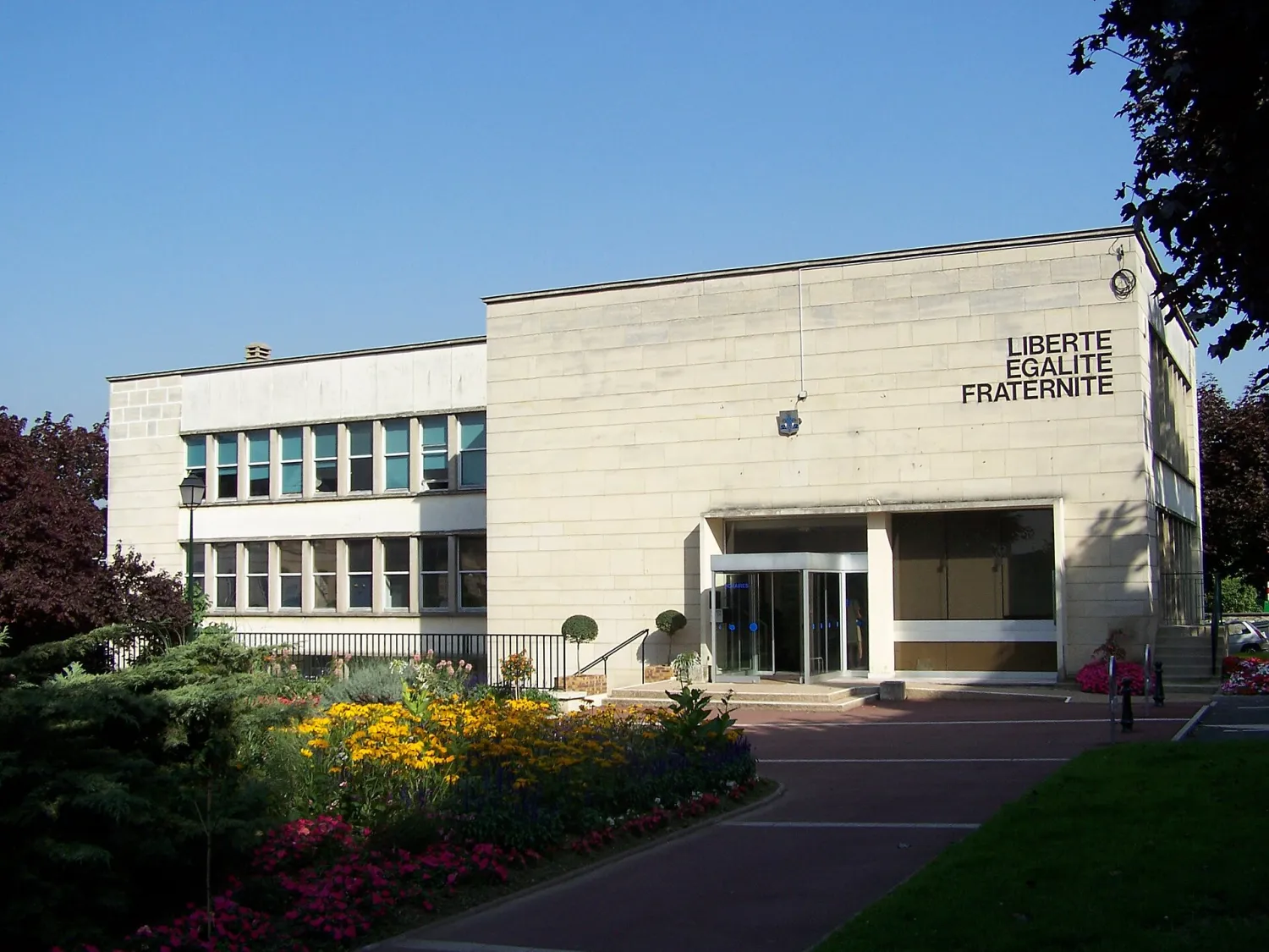 Vue de Saint-Cyr-l'École (Yvelines) - état des risques et pollutions (ERP)