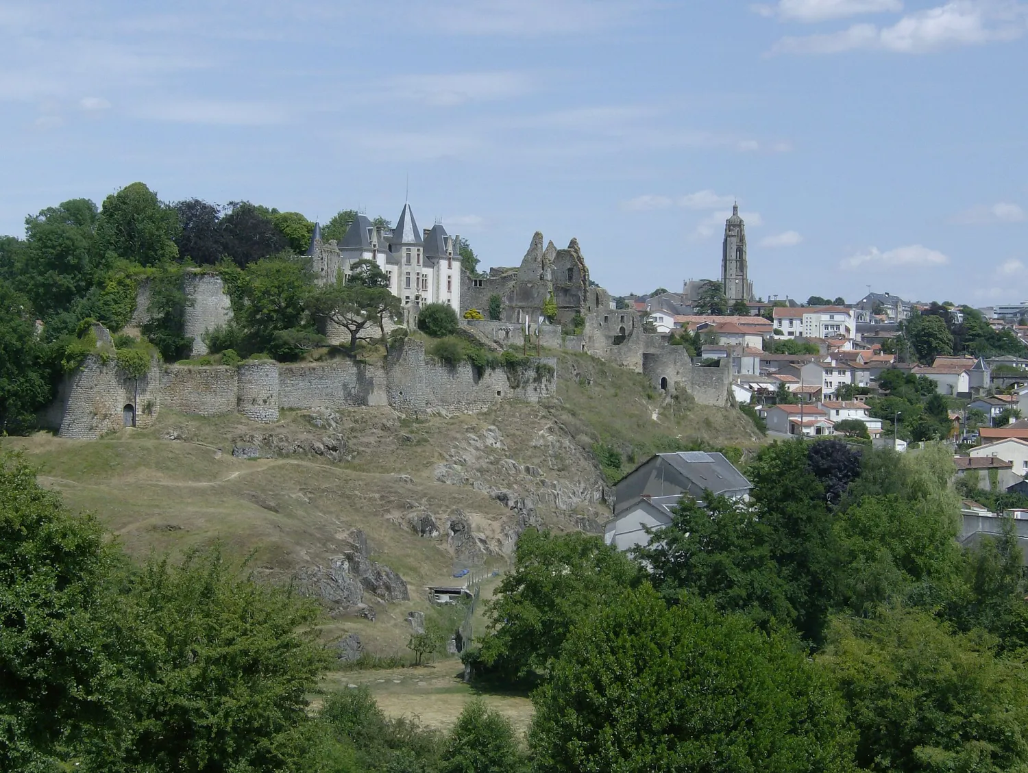 Vue de Bressuire (Deux-Sèvres) - état des risques et pollutions (ERP)