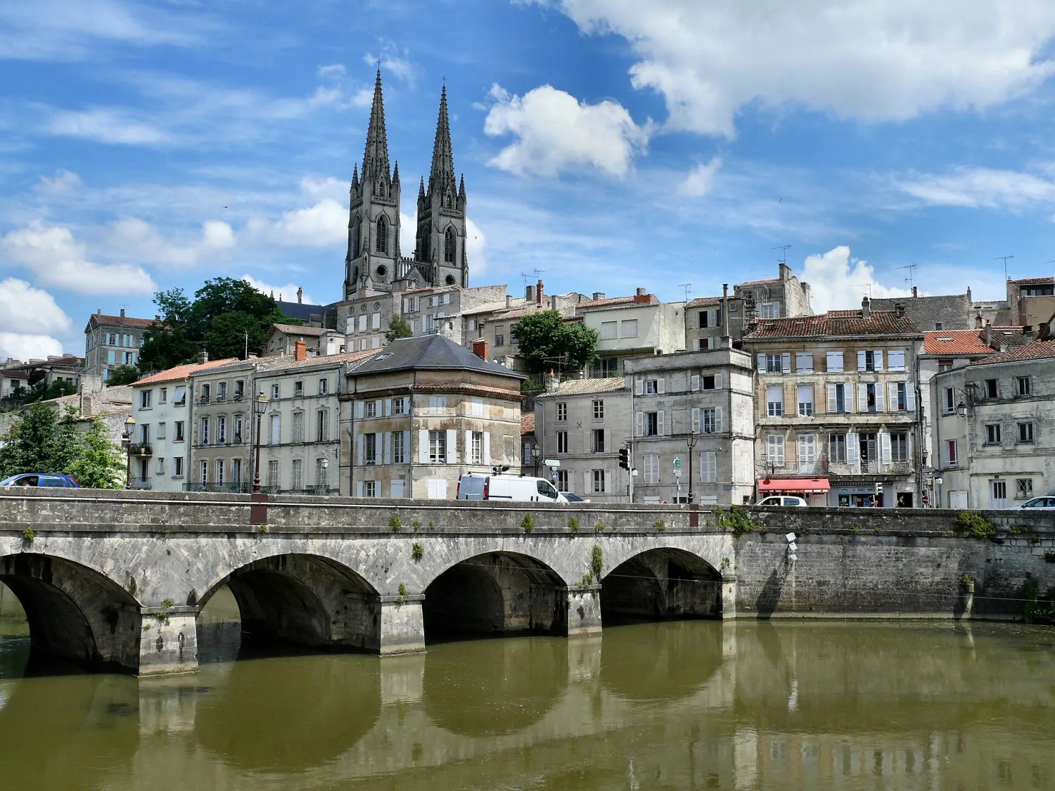 Vue de Niort (Deux-Sèvres) - état des risques et pollutions (ERP)
