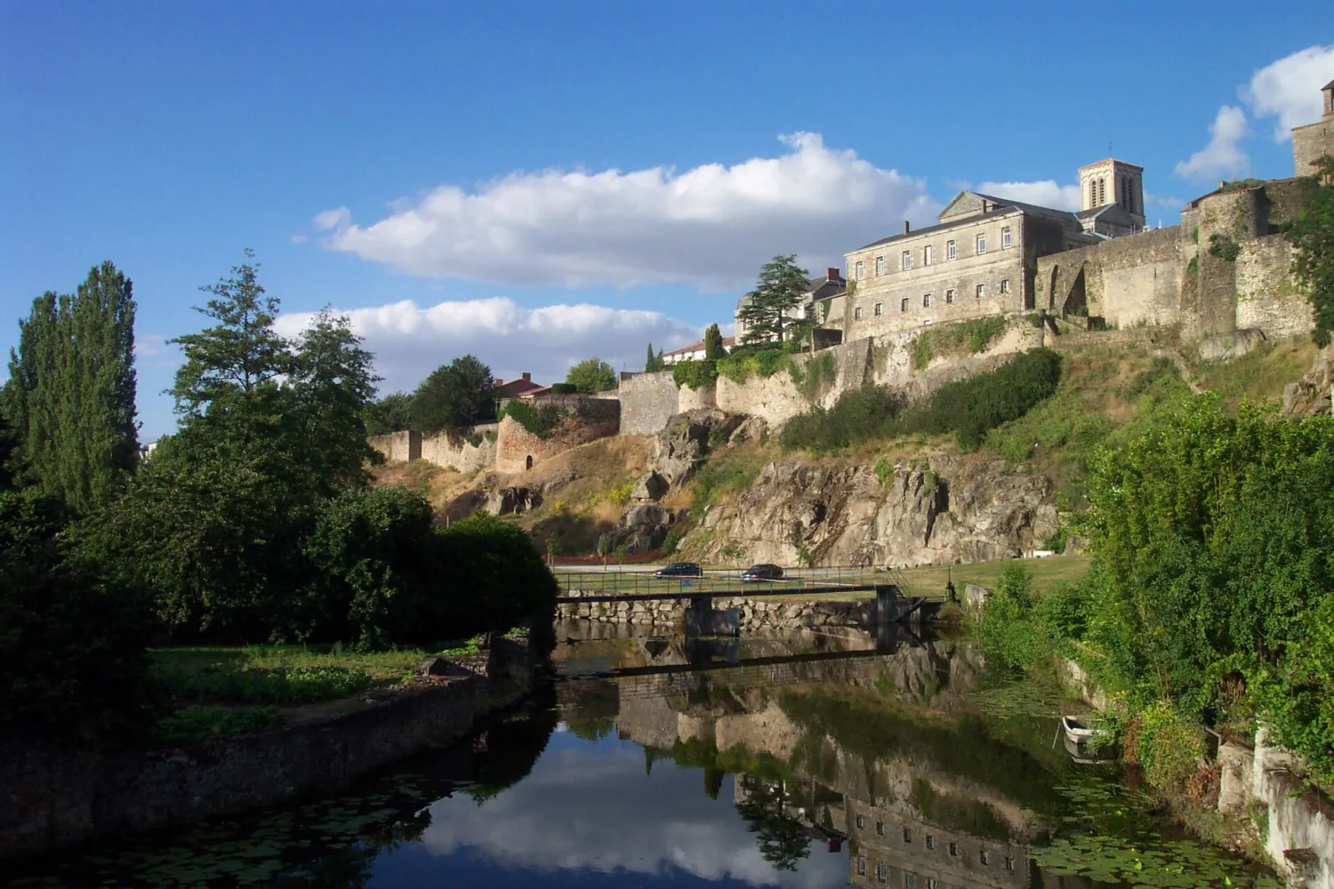 Vue de Parthenay (Deux-Sèvres) - état des risques et pollutions (ERP)