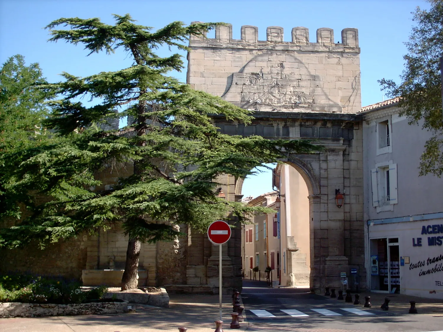 Vue de Monteux (Vaucluse) - état des risques et pollutions (ERP)