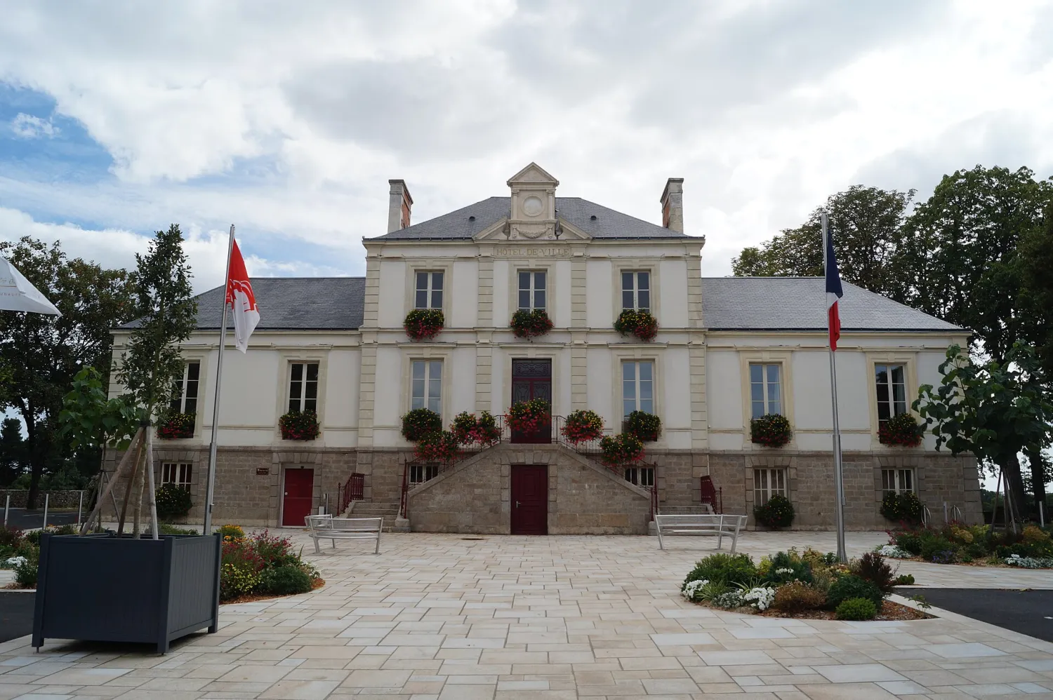 Vue de Montaigu-Vendée (Vendée) - état des risques et pollutions (ERP)