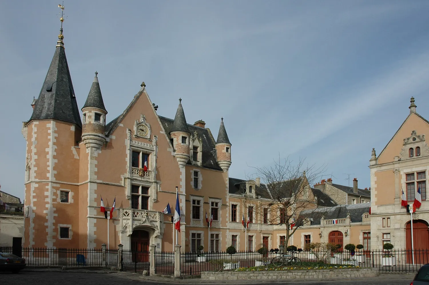 Vue de Étampes (Essonne) - état des risques et pollutions (ERP)
